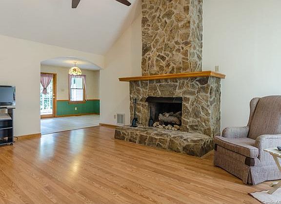 4th image of 2432 Caswell Ct