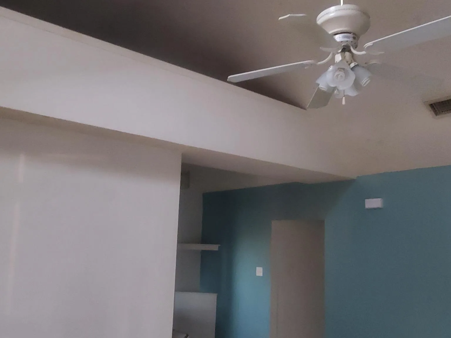 2 bed, 890 sqft, $750 — Photo 1