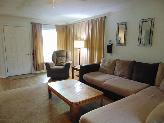 3rd image of 35804 Margurite Ln