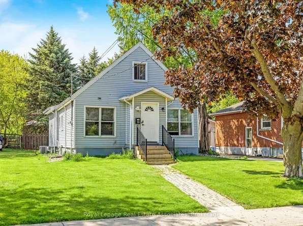 19 Beaucourt Rd, Hamilton, ON L8S 2R1