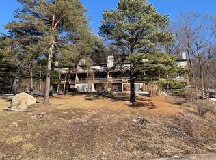 2358 Ridgeview Dr SW, Sherrodsville, OH 44675