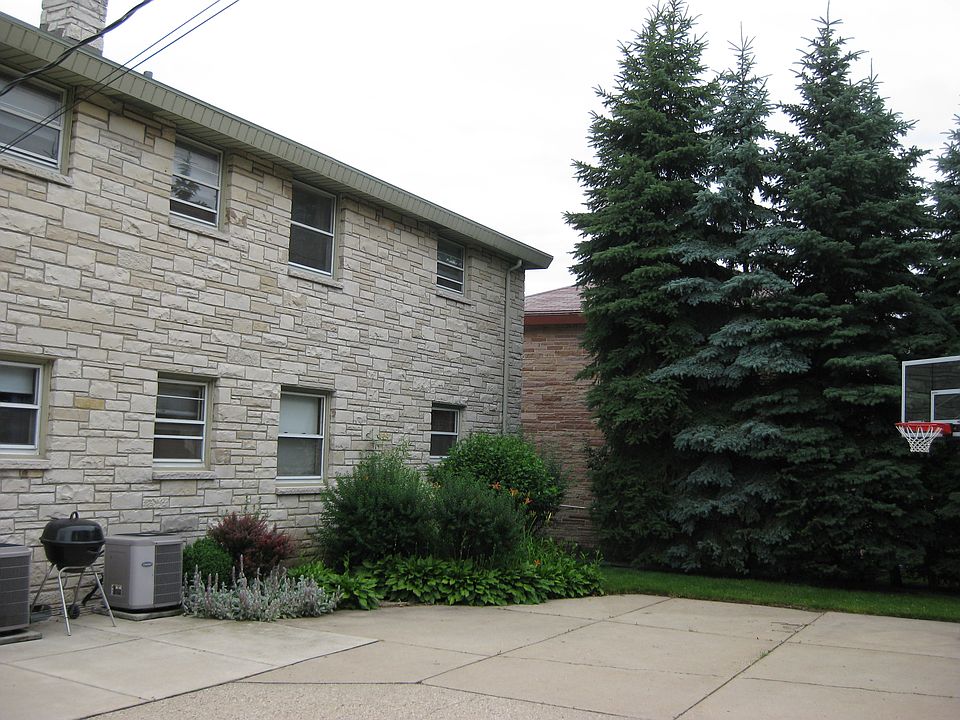 2nd image of 6245 W Kinnickinnic River Pkwy