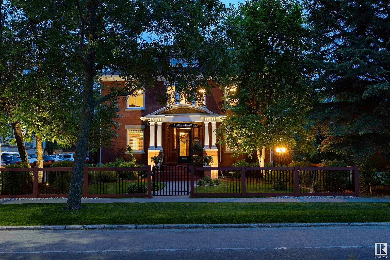 10417 Saskatchewan Dr NW photo 1