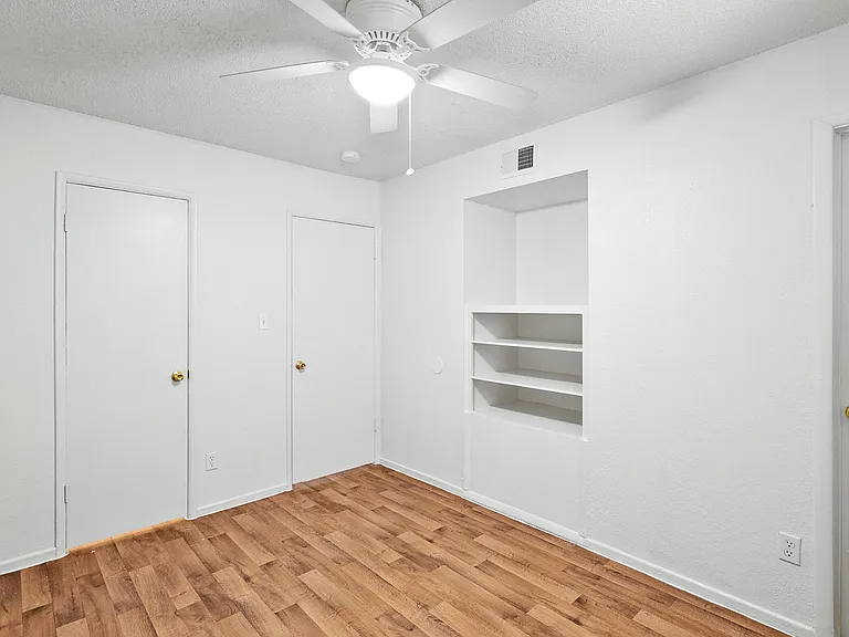 Bella Vista Apartments — Photo 7