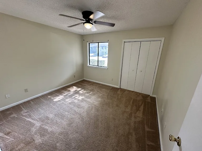 910 Brett Dr #19 — Photo 8