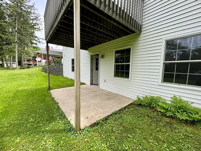 303 E Orange St — Photo 32