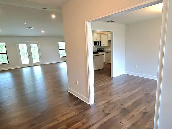 3rd image of 4602 Karen Ave