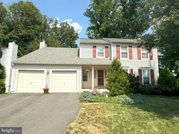 13701 Eastcliff Cir, Centreville, VA 20120