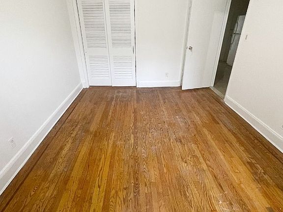 2nd image of 3237 32nd St