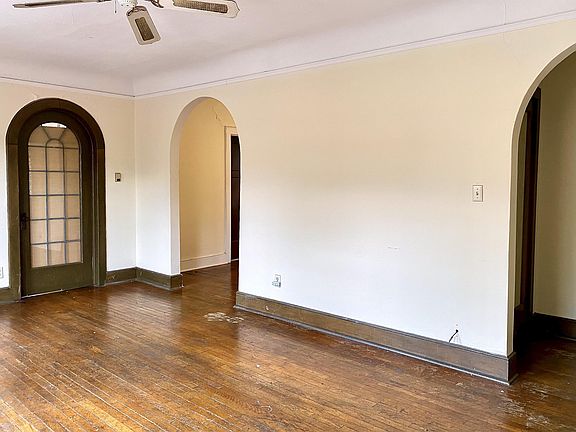 2nd image of 3070 N Oakland Ave #1