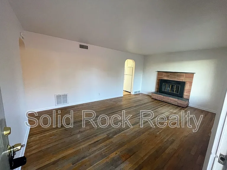 513 W Uintah St #1 — Photo 2