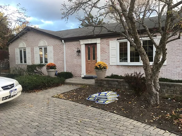 1829 Happ Rd photo 1