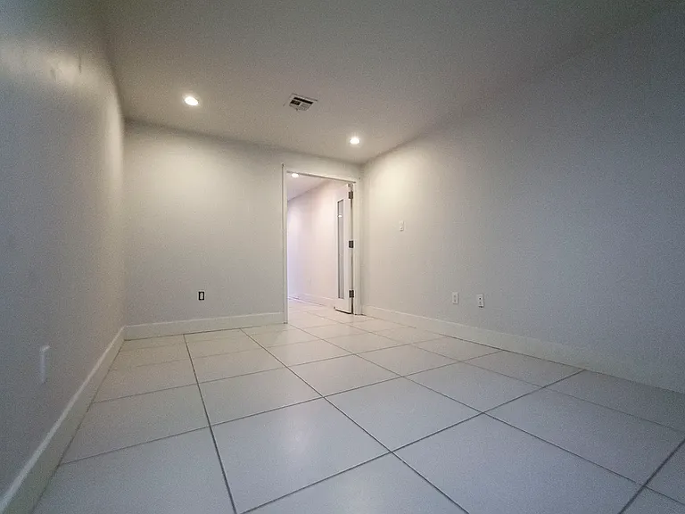 96 George St #1R — Photo 11