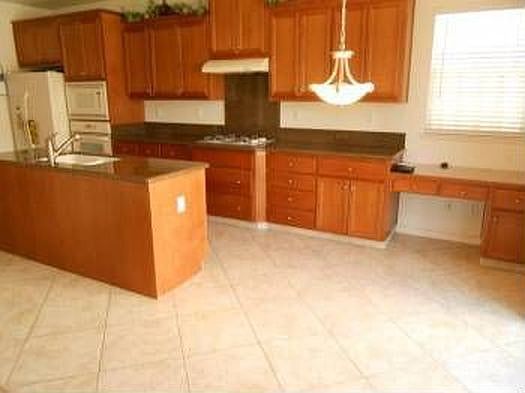 5th image of 851 W Simplicidad St