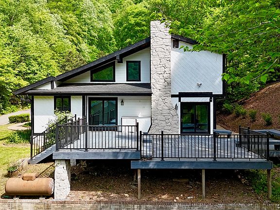 4th image of 260 Sharon Hts