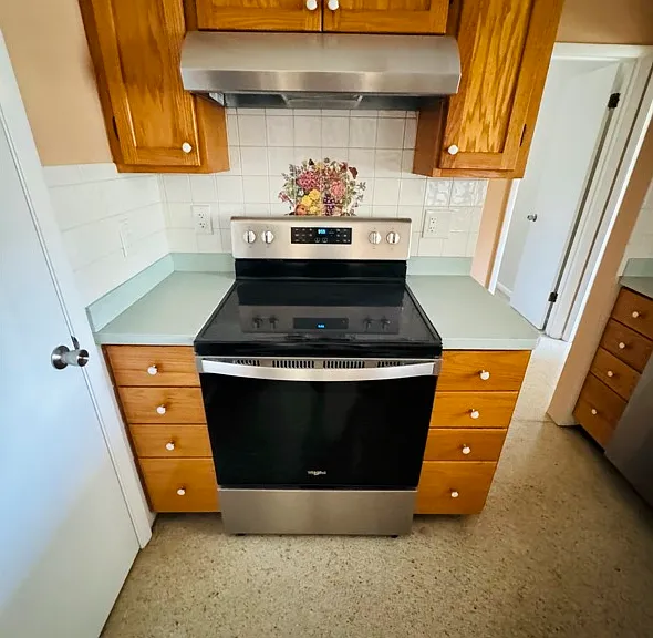 Gladesview Dr — Photo 10