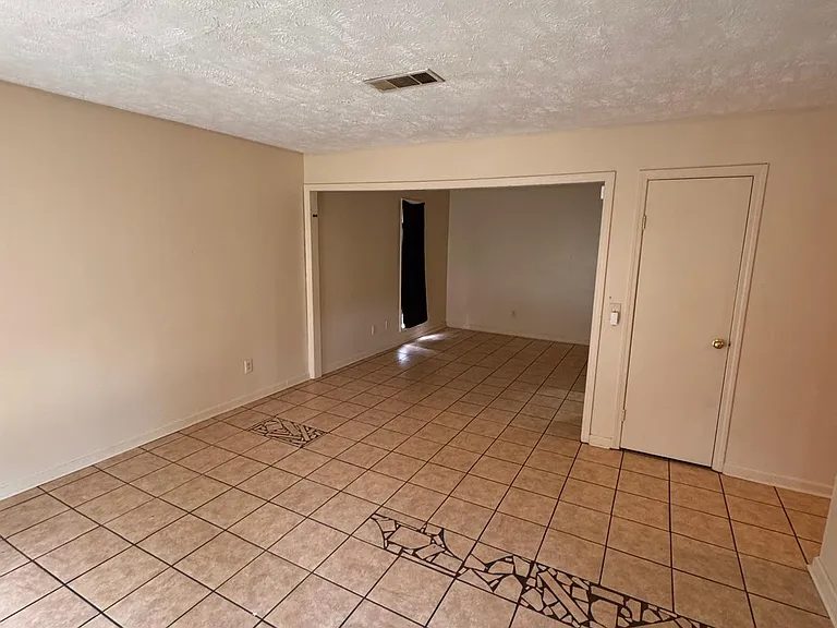 43 Ridgemont Dr — Photo 4