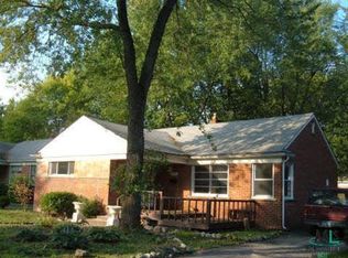 24241 Cloverlawn St, Oak Park, MI 48237