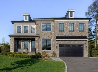 1 Sequoia Circle, Manhasset, NY 11030