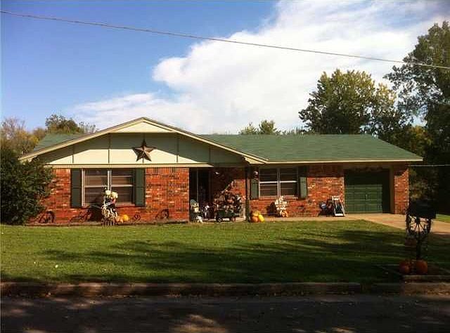 1st image of 520 N Oakwood Ave