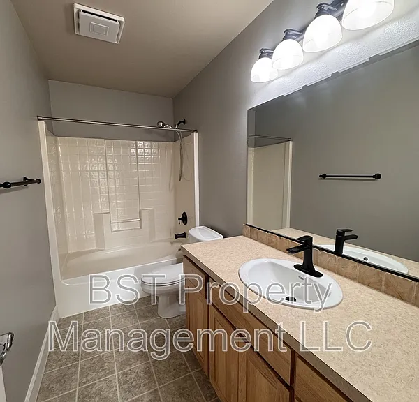 1604 Webb Lake Dr — Photo 16