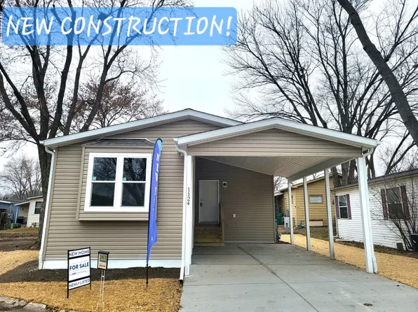 1124 Lake Ter #159, Elgin, IL 60123