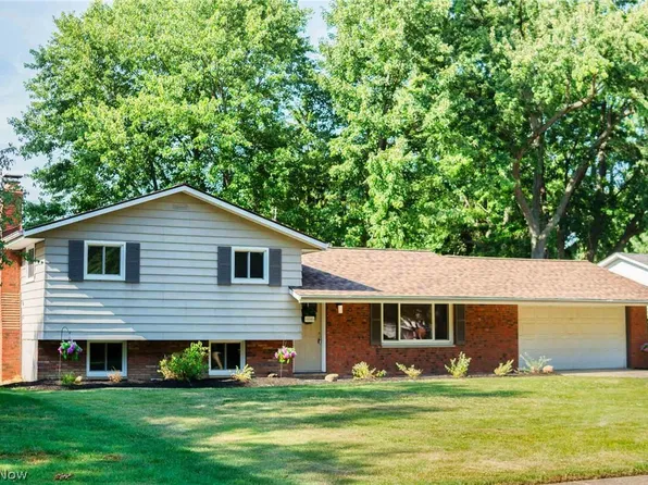 7499 Harding St, Mentor, OH 44060