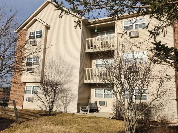 400 Cunat Blvd APT 3F, Richmond, IL 60071