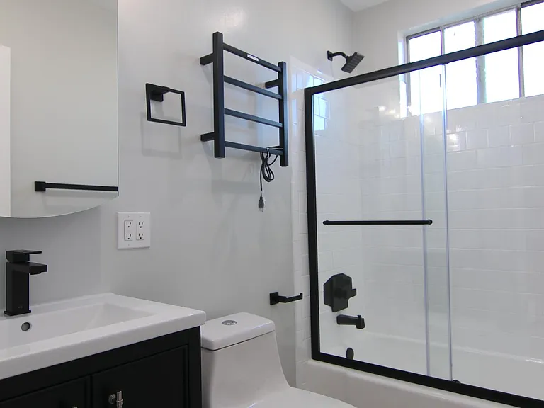 120 Roswell Ave #12 — Photo 64