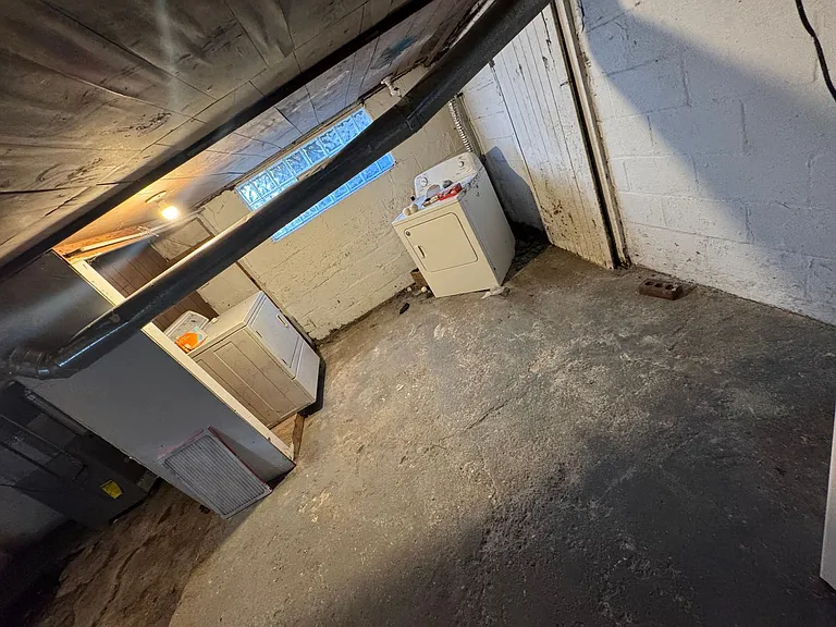 800 S Depeyster St — Photo 14
