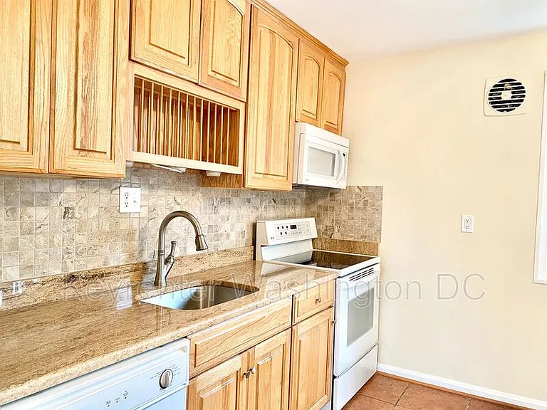 5514 Chillum Pl NE #NE — Photo 3