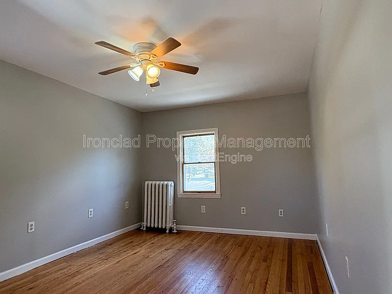 548 Main St #2 — Photo 12