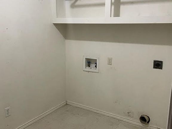 2nd image of 222 Hickory St