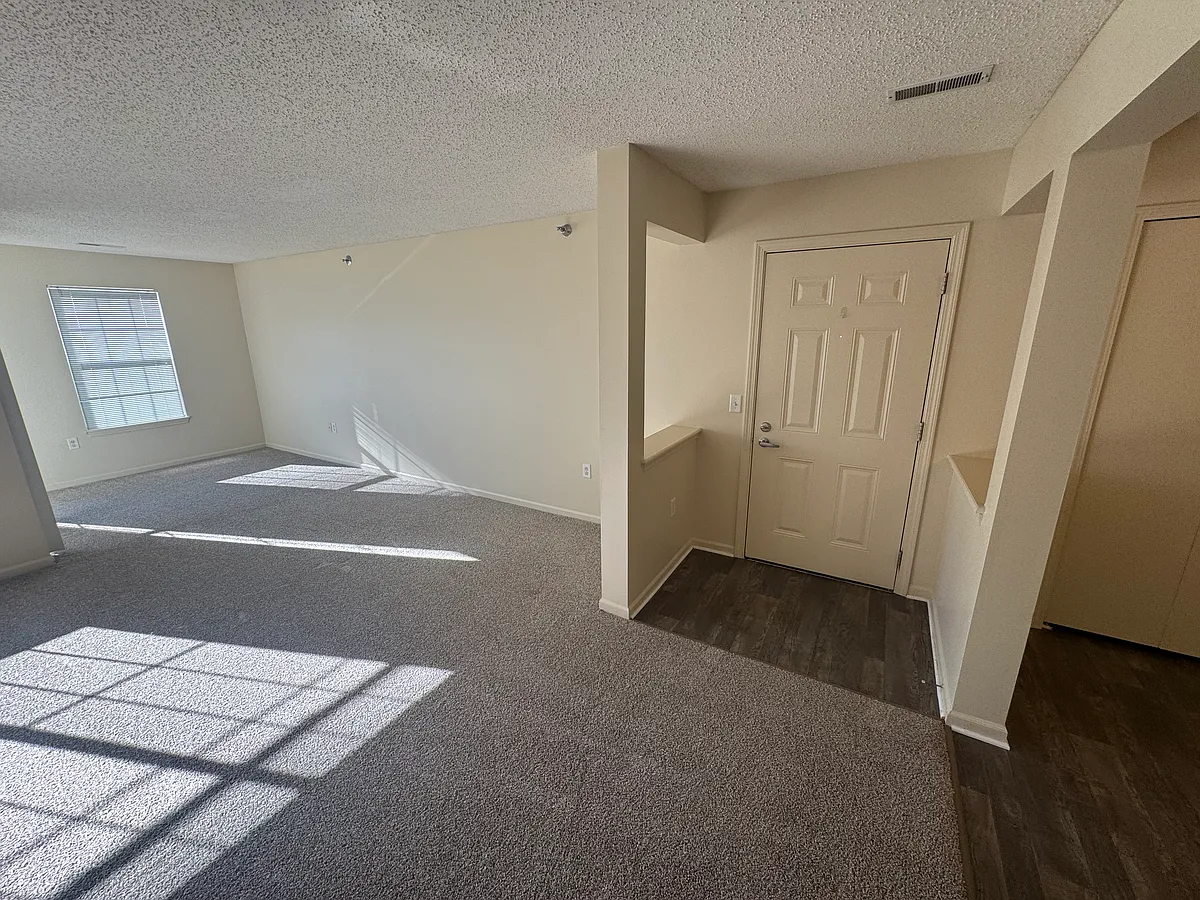 Building Photo - 30997 Pendleton #246