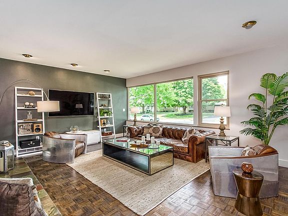 5th image of 2715 River Park Dr