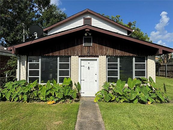 2nd image of 216 Transcontinental Dr