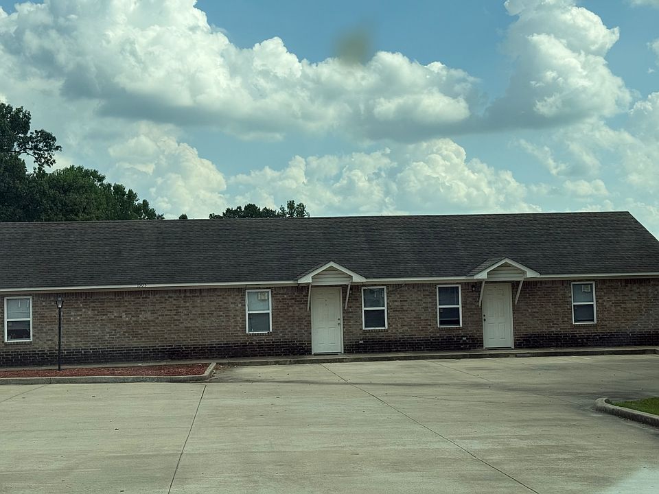 1st image of 1507 Aggie Rd APT 1