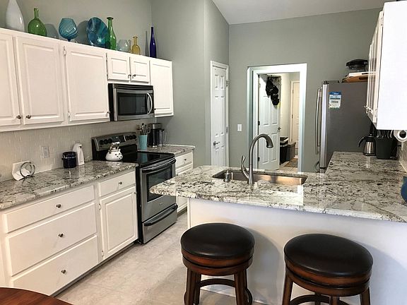 3rd image of 2647 Hidden Creek Dr