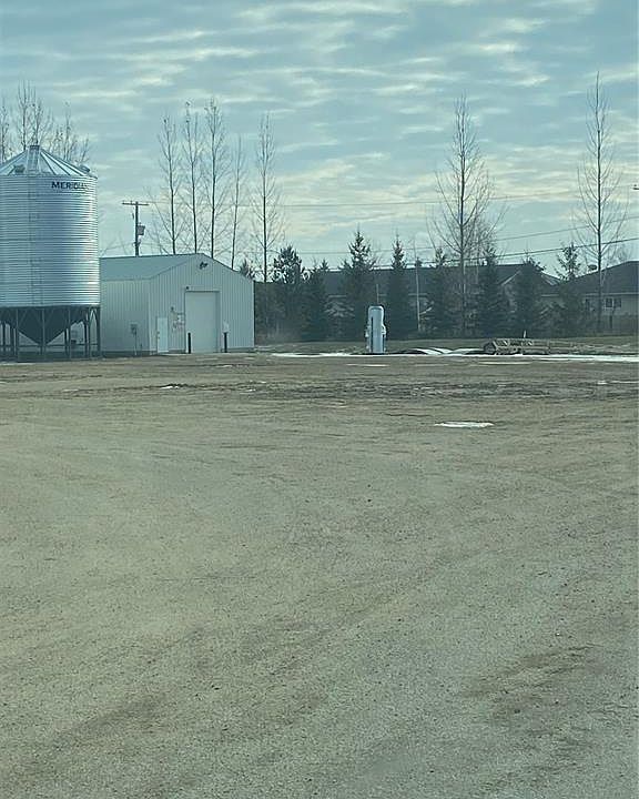 2nd image of 411 Service ROAD E