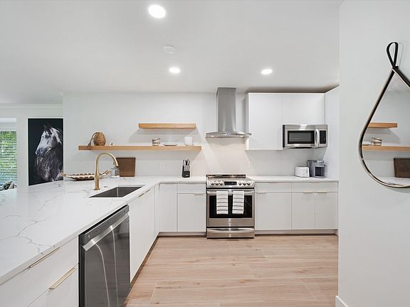 3rd image of 2810 Polo Island Dr APT C203