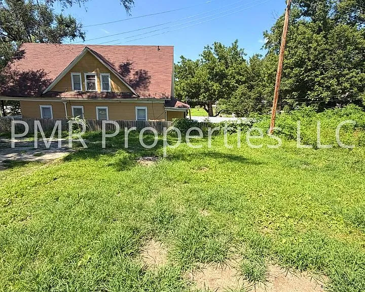 1805 Mitchell Ave — Photo 12