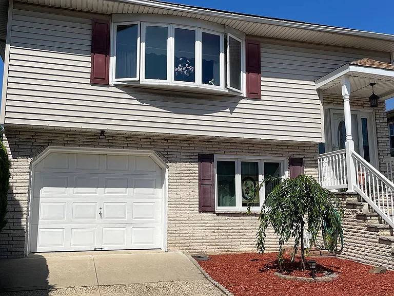 290 Julianne Ter #GROUND LEVEL — Photo 1