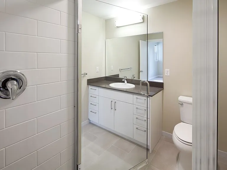 Phase I Townhome bath
