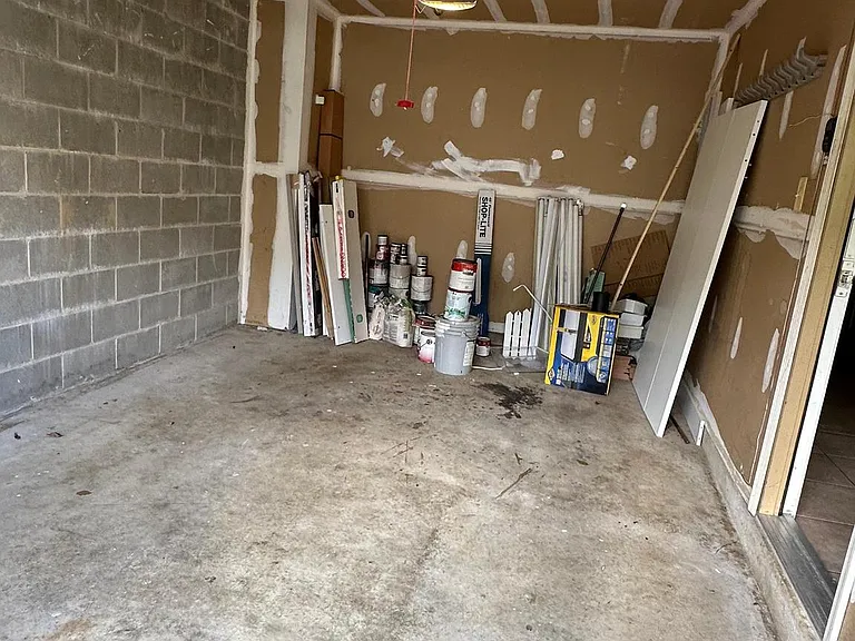 108 Steven Ln — Photo 7