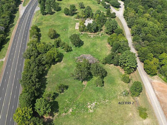 4th image of 571 Lookout Park Ln