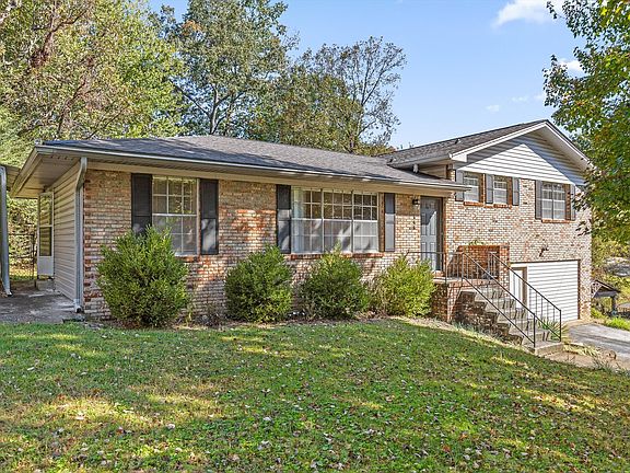 3rd image of 545 Leafwood Dr