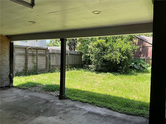 2nd image of 4043 S Pin Oak Ave