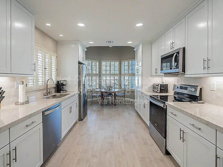 10527 E Fanfol Ln — Photo 6