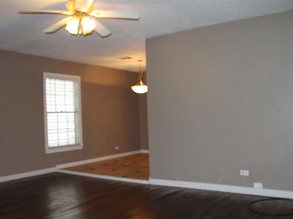 5th image of 2806 S Houston Dr