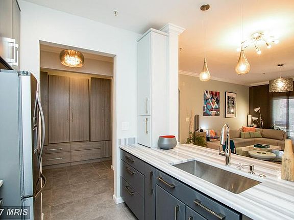 Gorgeous marble countertops!